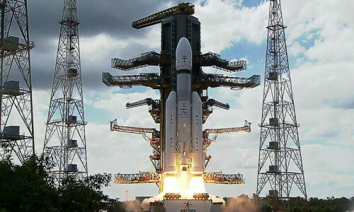 Indian lunar landing mission enters moon’s orbit Indian lunar landing mission enters moon’s orbit