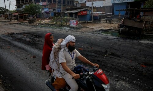 Hindus, Muslims clash in Haryana as trouble spreads