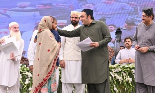 Bilawal promises interest-free loans, land ownership to people if PPP wins polls