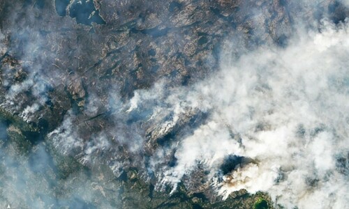 Thousands flee wildfires in Canada&rsquo;s far north