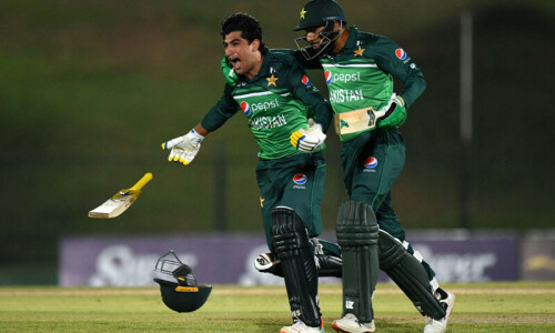 Naseem late show takes Pakistan to dramatic victory over Afghanistan in second ODI