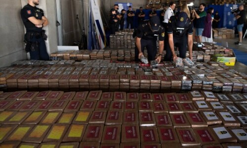 Spain seizes record 9.5 tonnes of cocaine from Ecuador