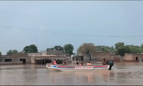 Flood level falls to medium at Islam Headworks, Ganda Singh Wala in Sutlej