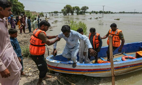Panic in Bahawalpur as Sutlej breaches dykes Panic in Bahawalpur as Sutlej breaches dykes