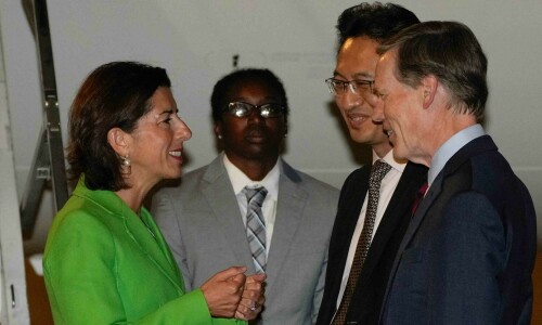US commerce chief seeks trade boost in China talks