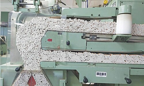 Makers face falling sales as smuggled cigarettes thrive