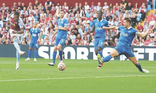 Villa crush woeful Everton to get off the mark