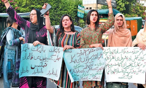 Tempers fray as electricity protesters block motorway near Gojra