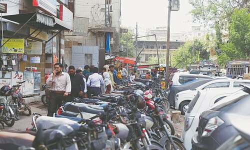 KMC told to not allow unauthorised charged parking in Karachi