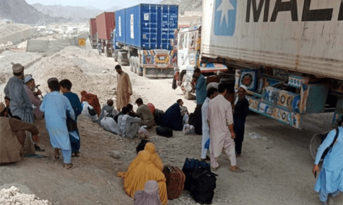 Torkham crossing shut as border forces exchange fire Torkham crossing shut as border forces exchange fire