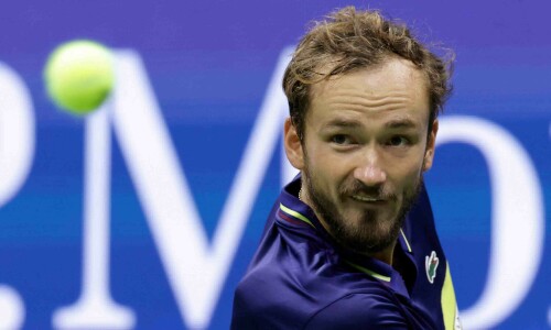 Medvedev topples Alcaraz to deny US Open blockbuster final