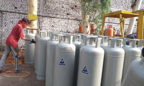 LHC admits petition against eateries using unsafe gas cylinders LHC admits petition against eateries using unsafe gas cylinders