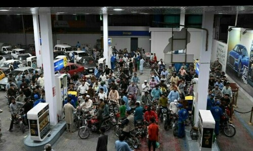 Govt hikes petrol price by Rs26, HSD by Rs17 Govt hikes petrol price by Rs26, HSD by Rs17