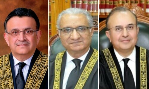 SC orders restoration of corruption cases against public office holders SC orders restoration of corruption cases against public office holders