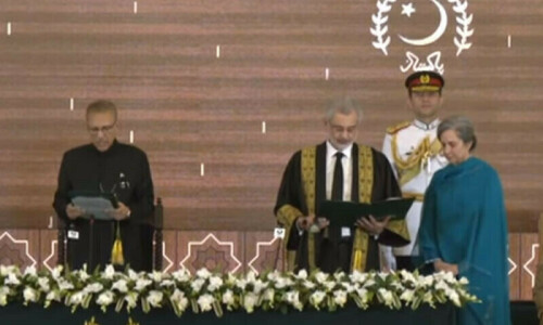Justice Qazi Faez Isa sworn in as 29th chief justice of Pakistan