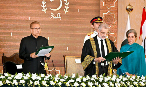 Symbolism marks Justice Isa’s swearing-in as CJP Symbolism marks Justice Isa’s swearing-in as CJP