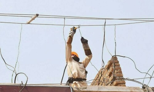 Lawyers torture Lesco official in Nankana Sahib