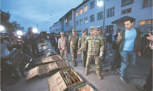 Karabakh rebels hand in arms amid ceasefire Karabakh rebels hand in arms amid ceasefire