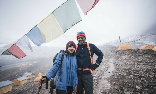 Husband-wife duo become first Pakistani couple to summit world’s 8th highest peak Manaslu Husband-wife duo become first Pakistani couple to summit world’s 8th highest peak Manaslu
