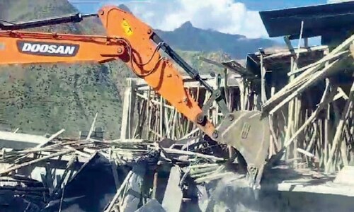 Illegal riverside buildings pulled down in Kaghan