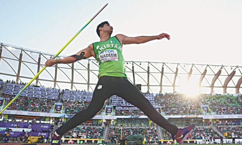 JAVELIN: THROW AND TELL