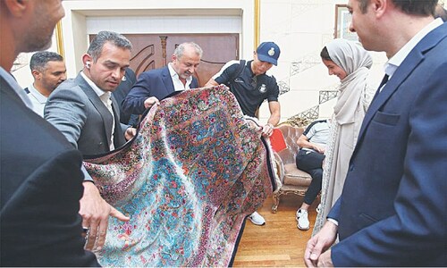 Ronaldo gets warm welcome on arrival in Tehran