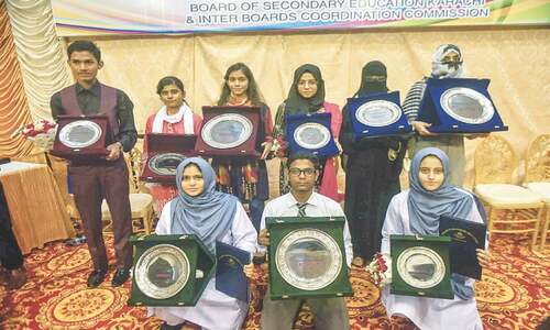 Karachi girls outshine boys in SSC exams Karachi girls outshine boys in SSC exams