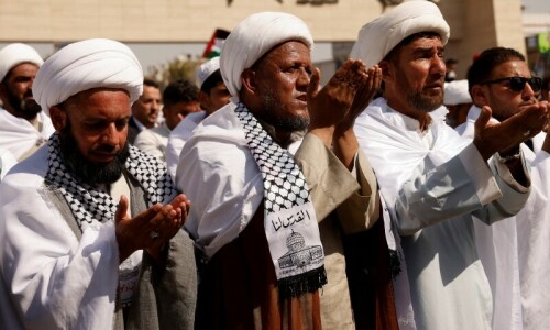 7 killed in suicide attack on Afghan Shia mosque: official 7 killed in suicide attack on Afghan Shia mosque: official