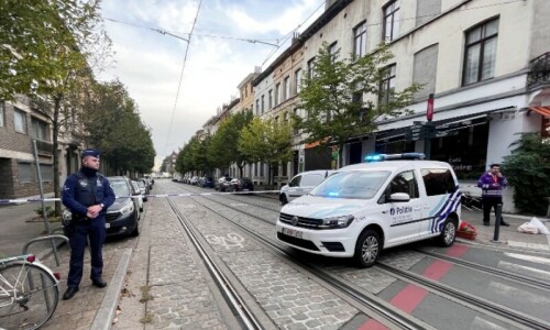 Belgian police shoot and wound Brussels gunman: media Belgian police shoot and wound Brussels gunman: media
