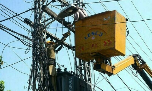 Lesco&rsquo;s 10 officers found involved in corruption