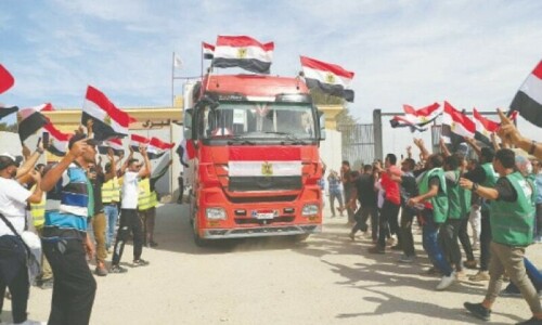 UN agencies push for ceasefire as supplies finally enter Gaza