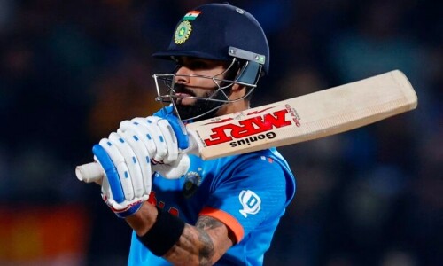 Kohli shines in chase as India beat New Zealand despite Mitchell ton