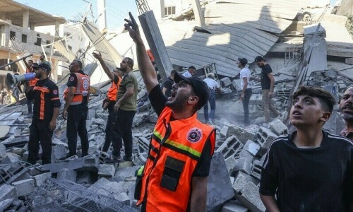 Israeli troops invade Gaza