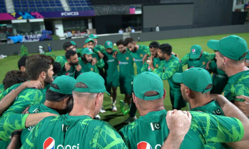 Pakistan reach Kolkata amid cloud of uncertainty