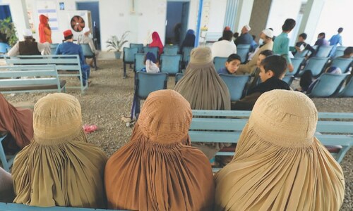 Pakistan must consider risks to returning Afghans, say UN agencies