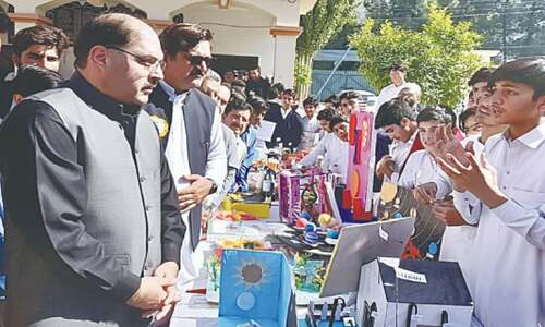 Swat schoolchildren present energy solutions during exhibition