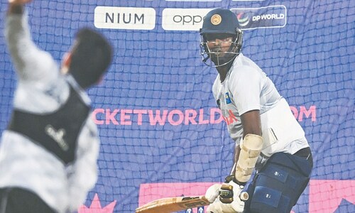 Sri Lanka to &lsquo;fight fire with fire&rsquo; as Mathews eyes new England shock