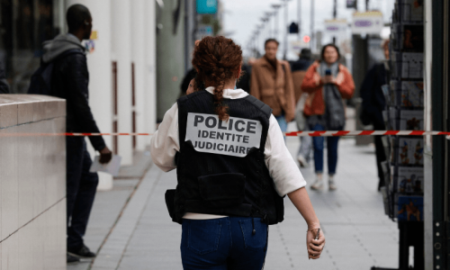 Police shoot at unarmed, veiled woman in Paris