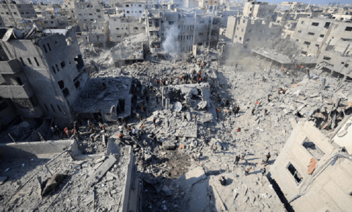 Hundreds more flee Gaza as death toll tops 9,000