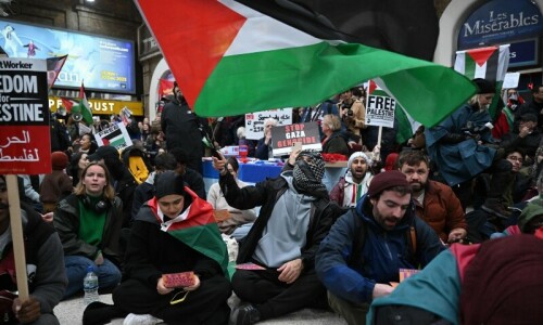Thousands attend London pro-Palestinian rally