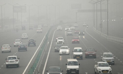 Smog-ridden New Delhi extends schools shutdown till Nov 10