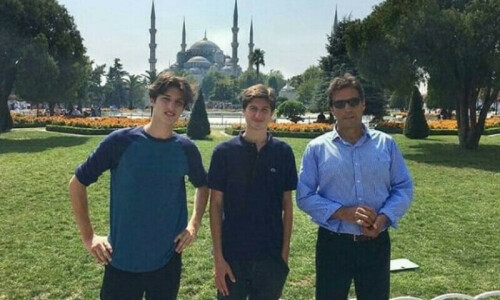 Notices issued to Adiala jail superintendent over failure to arrange Imran&rsquo;s phone call with sons