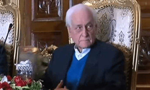 نئے نگران وزیراعلیٰ خیبر پختونخوا کا تقرر کیسے کیا جائے؟ اعظم خان کی وفات کے بعد نئی بحث چھڑ گئی