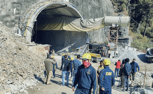 40 trapped as road tunnel in India collapses