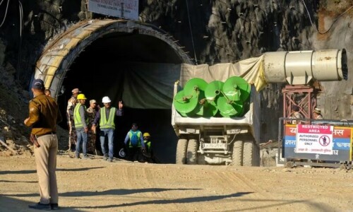 Renewed drilling begins to rescue 40 men trapped in Indian tunnel for fifth day