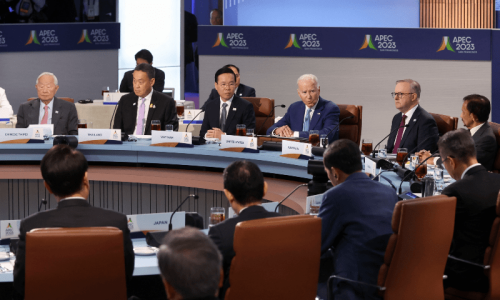 President Xi tells US firms China ready to be partner, friend