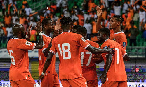Ivory Coast enjoy goal feast but Cameroon labour to victory