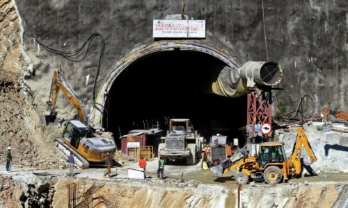 India considering new shaft to free trapped tunnel workers India considering new shaft to free trapped tunnel workers