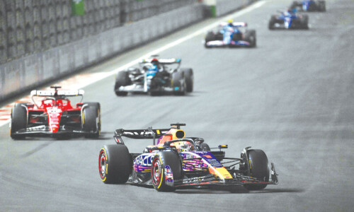 Verstappen clinches entertaining Las Vegas Grand Prix Verstappen clinches entertaining Las Vegas Grand Prix
