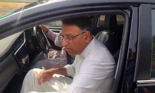 Bails of Asad Umar, Imran’s sisters extended Bails of Asad Umar, Imran’s sisters extended